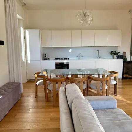Casa Oriani - Modern In The Heart Of Appartamento