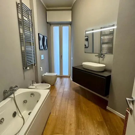 Casa Oriani - Modern In The Heart Of アパート ミラノ